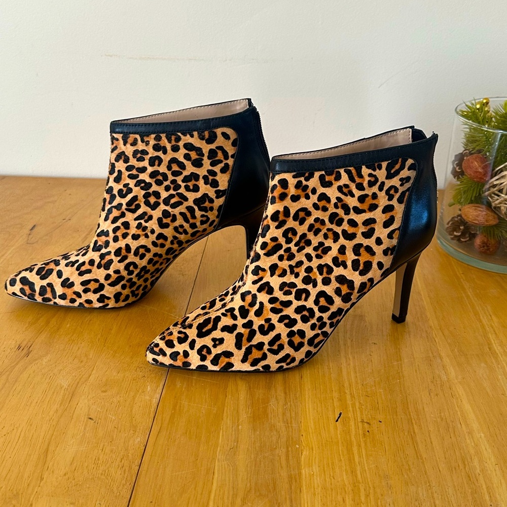 Leopard ankle booties size 10 NWOT